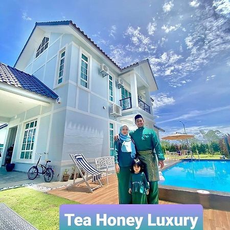 Tea Honey Luxury Vila Malacca Exterior foto