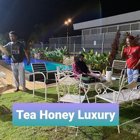 Tea Honey Luxury Vila Malacca Exterior foto