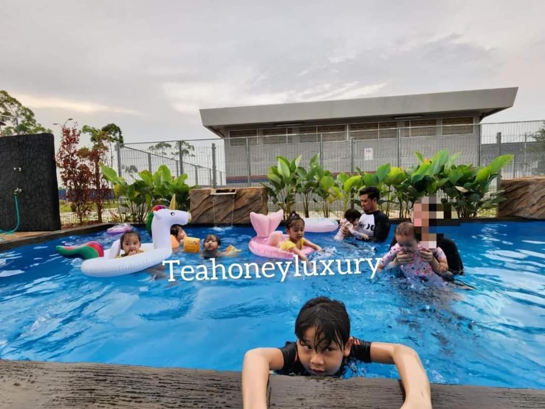 Tea Honey Luxury Vila Malacca Exterior foto